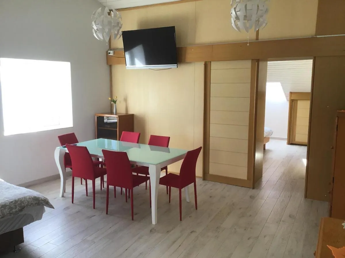 Apartments Tomato Novigrad  Novigrad (Istria)