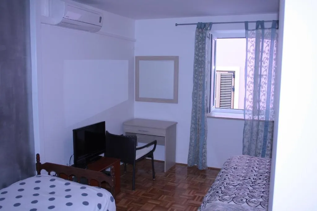 Apartments Tomato Novigrad  Novigrad (Istria)